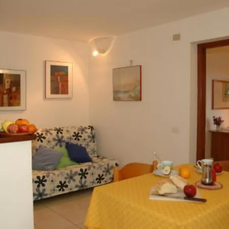 Le Querce App. Ginestra Apartman *